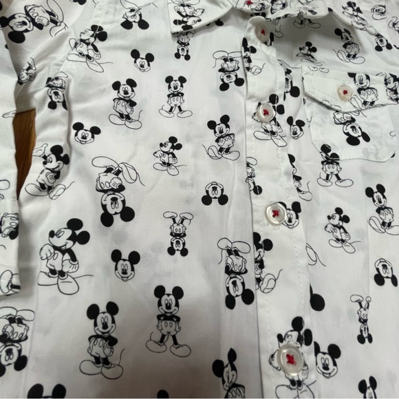 Disney black/white Mickey Mouse long sleeve button up collars shirt size 9 mos - Picture 7 of 9